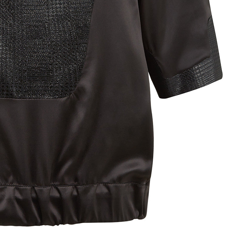 140605B -Black Shouldered Top