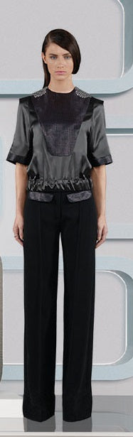 140605B -Black Shouldered Top