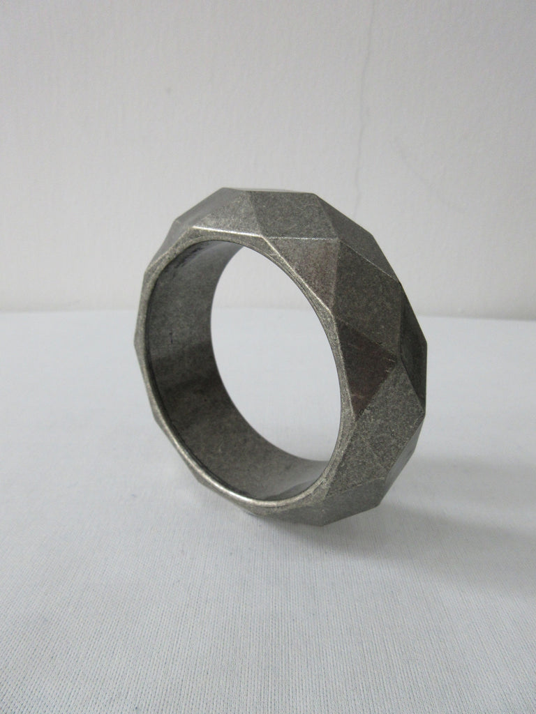 20A29 Angled Bangle Bracelet