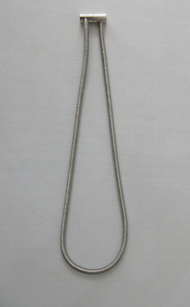 20A30 Magnetic Attaching Necklace