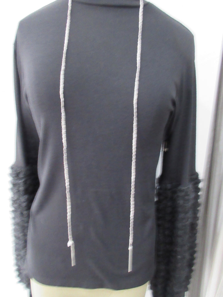 Sogoli Grey Stone Open Necklace with grey Druzy stone and silver finish throughout necklace. Item Number: NJV 1X. Total length 129cm, when worn approx 65.5cm, 6 grams approximate weight. Made in USA