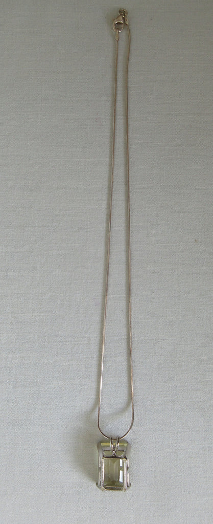 20A73 -Square Crystal Choker