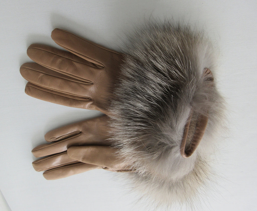 Gala Gloves Taupe Glove with Alpaca Base. Item Number D146NEWCALP ALPACA 948 002. Taupe Goves with Alpaca Base, 100% Leather upper, 100% Alpaca base. Made in Italy. 70g approximate weight.