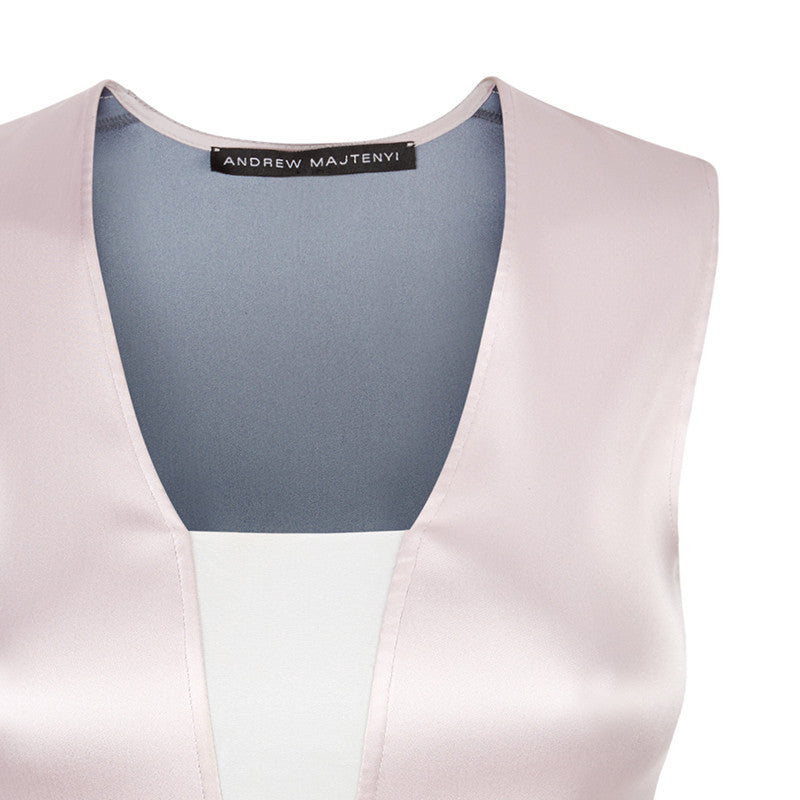 Stretch Tank sleevelss top blouse pink beige shiny satin stretch front close-up image photo picture