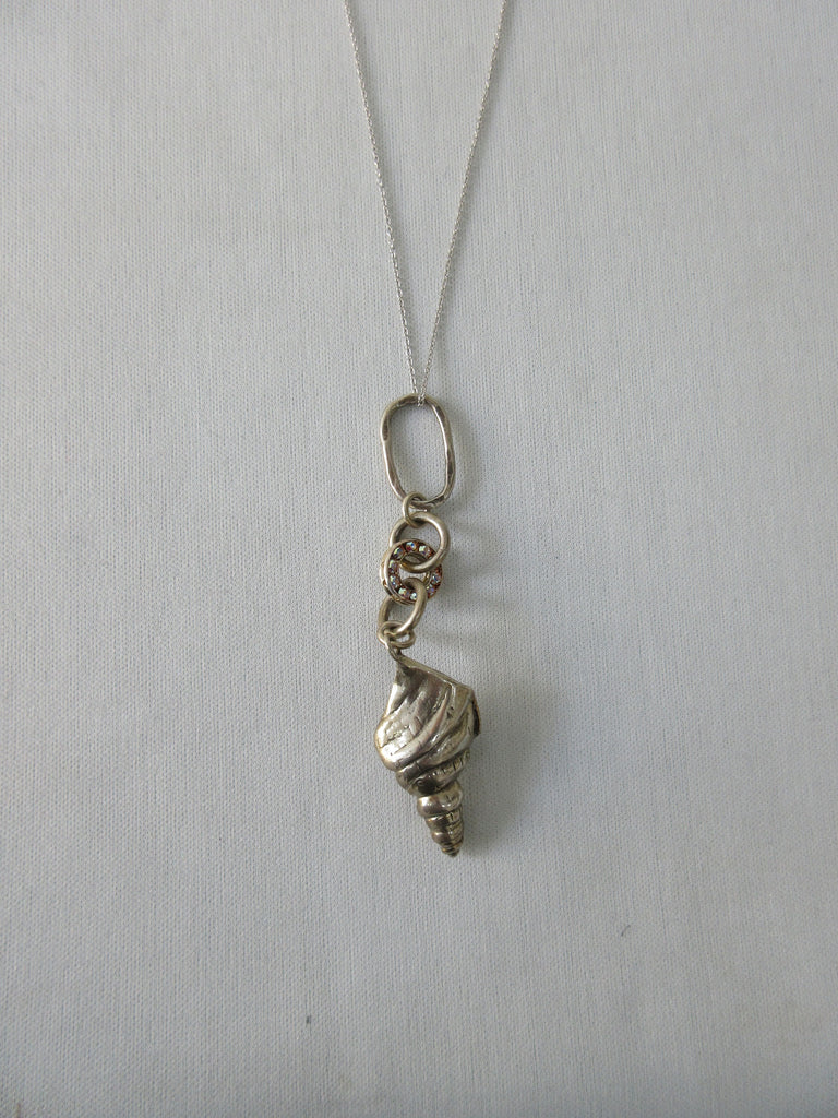 Karen Chopik Thin Chain Seashell Necklace, Large Seashell and Crystal ring combination. Sterling Silver, Max closed length 39.5cm. 40 grams approximate weight. Made in Canada