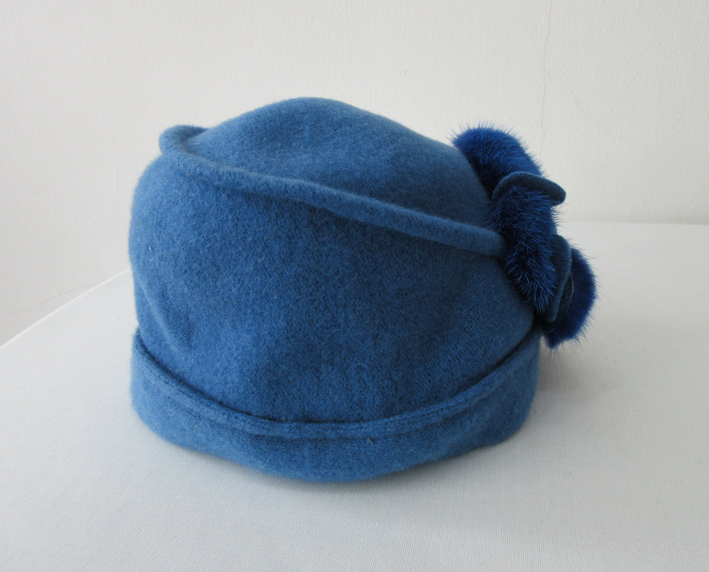 Blue Wool Hat with Mink Trim. Canadian Hat Company. Felt style, with bit of a stretch. Size unknown; inside radius 58cm. 20g approximate weight. Made in Canada