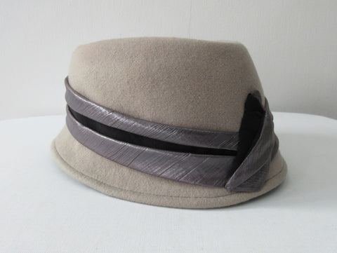20H02 -Blue Wool Hat with Mink Trim