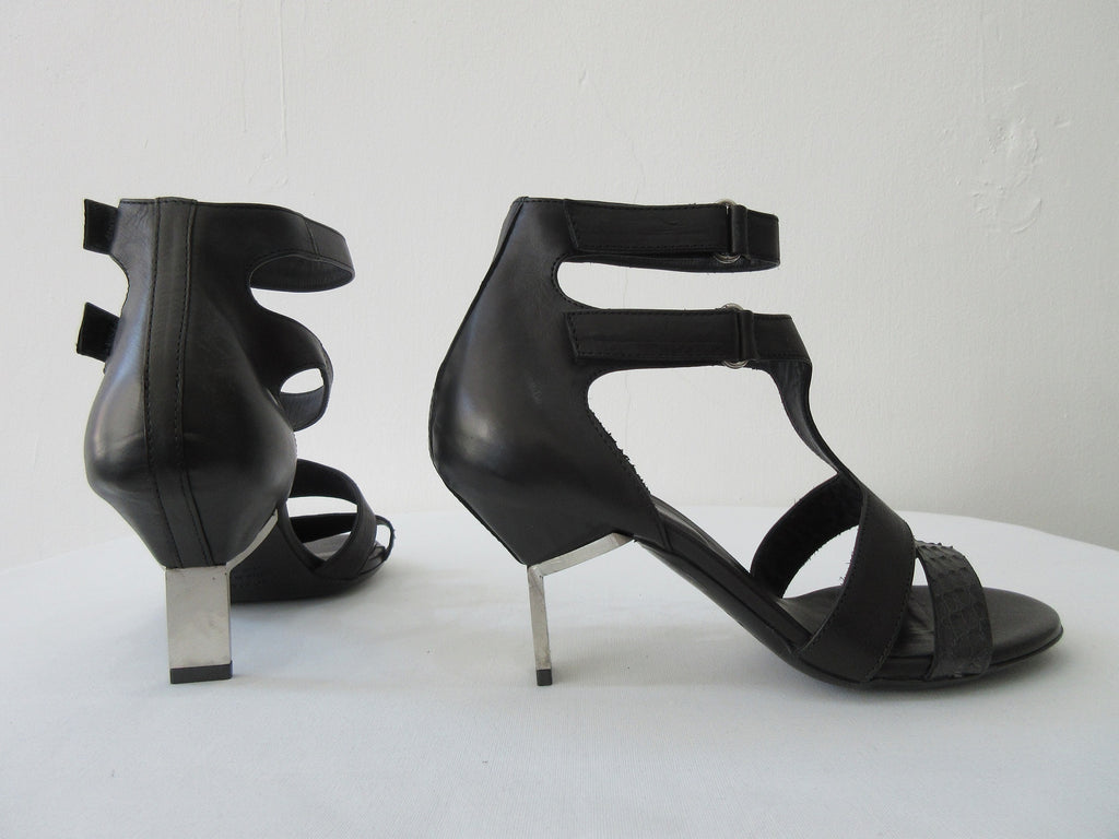 Vic Matie Double Strap Heels Product Number: 1L5603D.L97TBT001 Sandalo Loire 101, 4cm Metal Heel. 100% Leather, Made in Italy