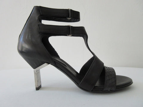 20S08B -Vic Matie Black Curved Metal Heels